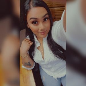 Meet your Posher, Stephania